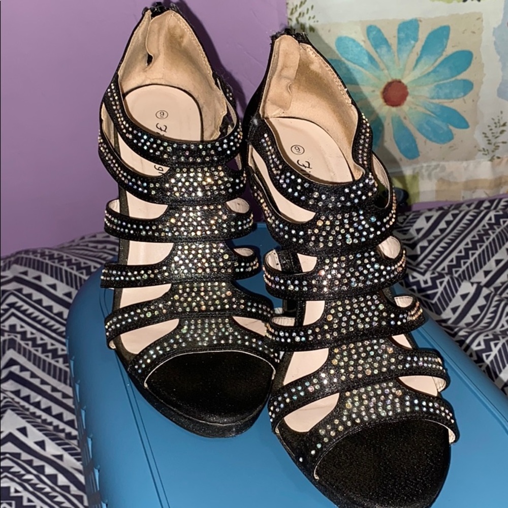 First Sight Heels - Picture 2 of 13